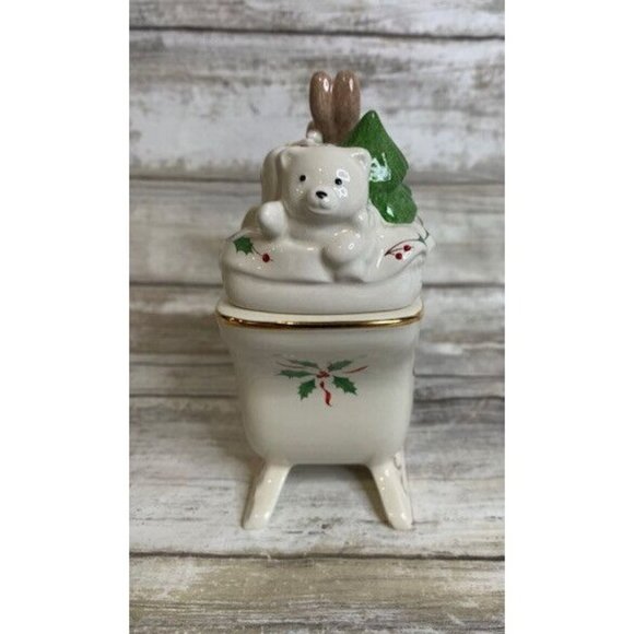 Vintage 2003 Lenox Holiday Reindeer & Sleigh Stackable Salt and Pepper Shakers - Picture 4 of 9